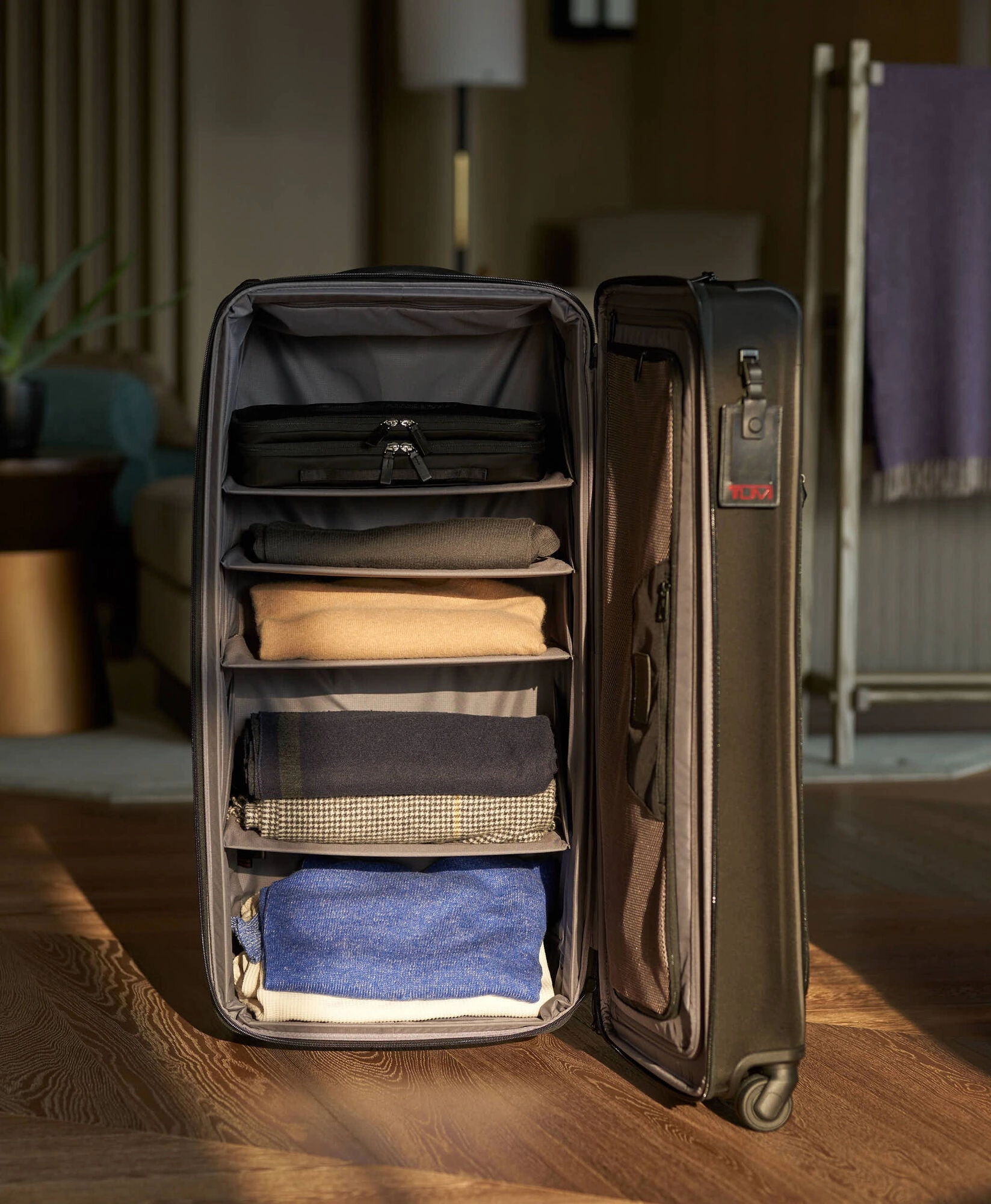 ALPHA 3 WHEELED DUFFEL PACKING CASE - BLACK