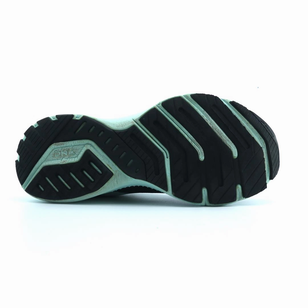 BROOKS LAUNCH 8