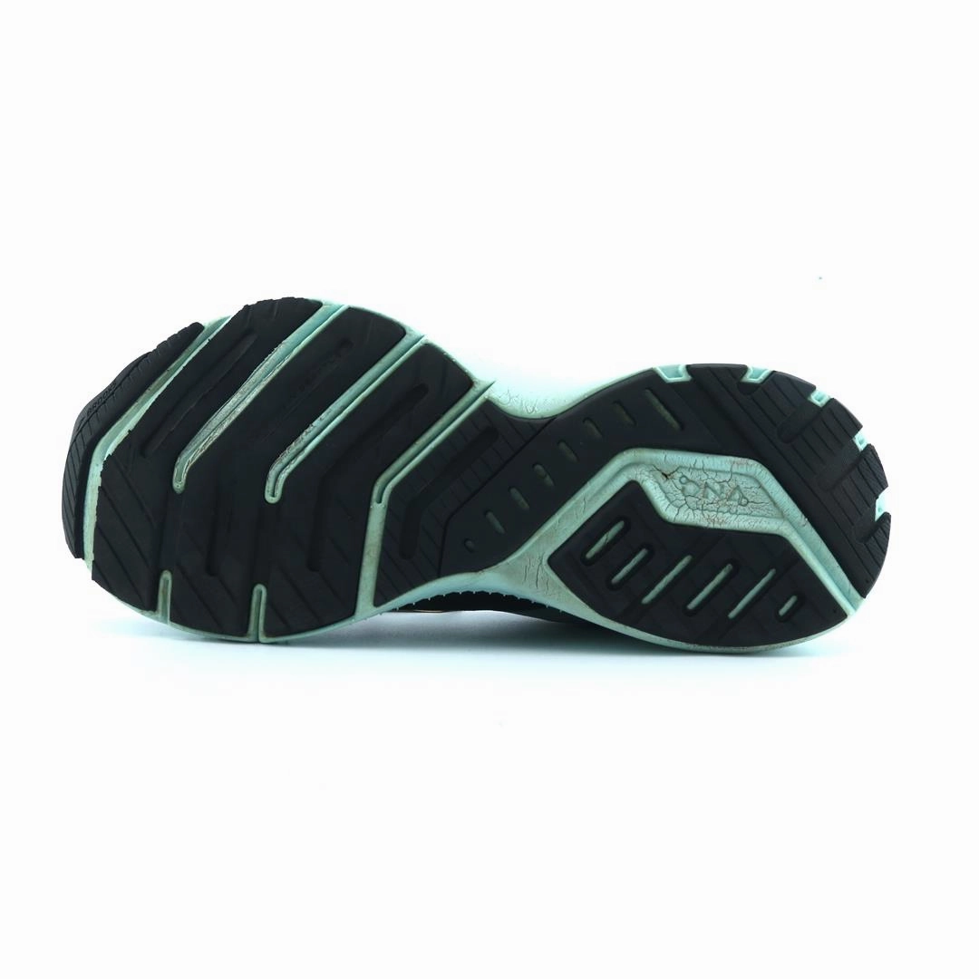 BROOKS LAUNCH 8