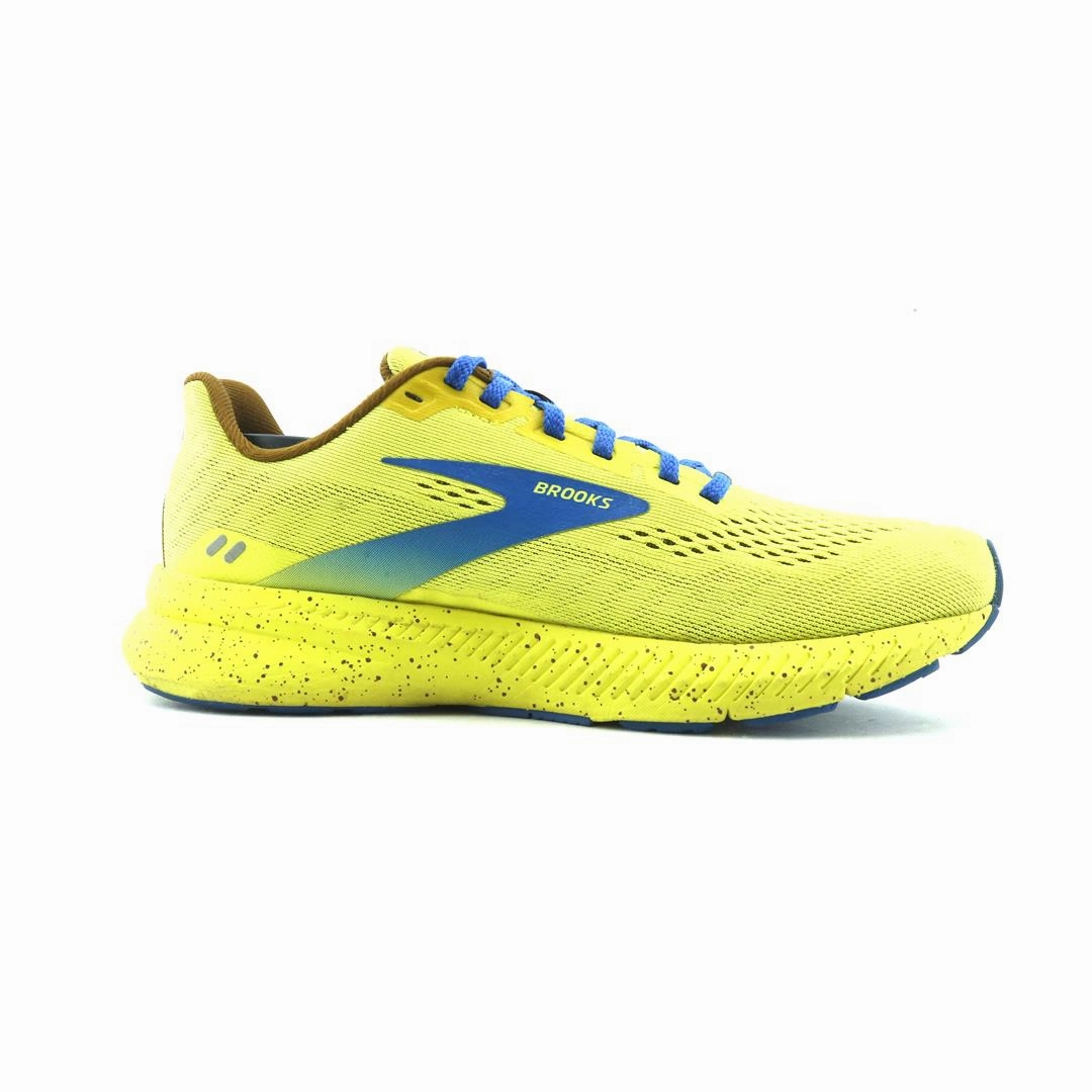 BROOKS LAUNCH 8