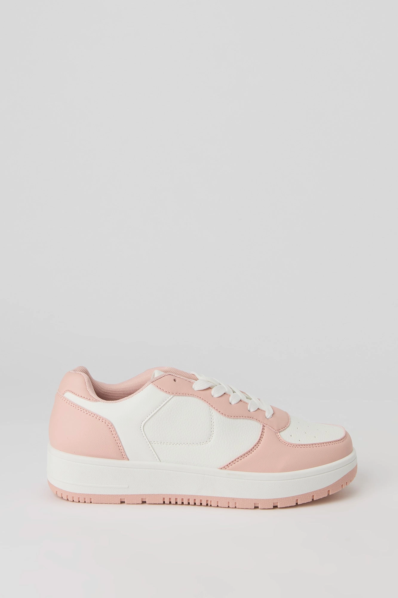 Classic Low Top Lace Up Sneaker
