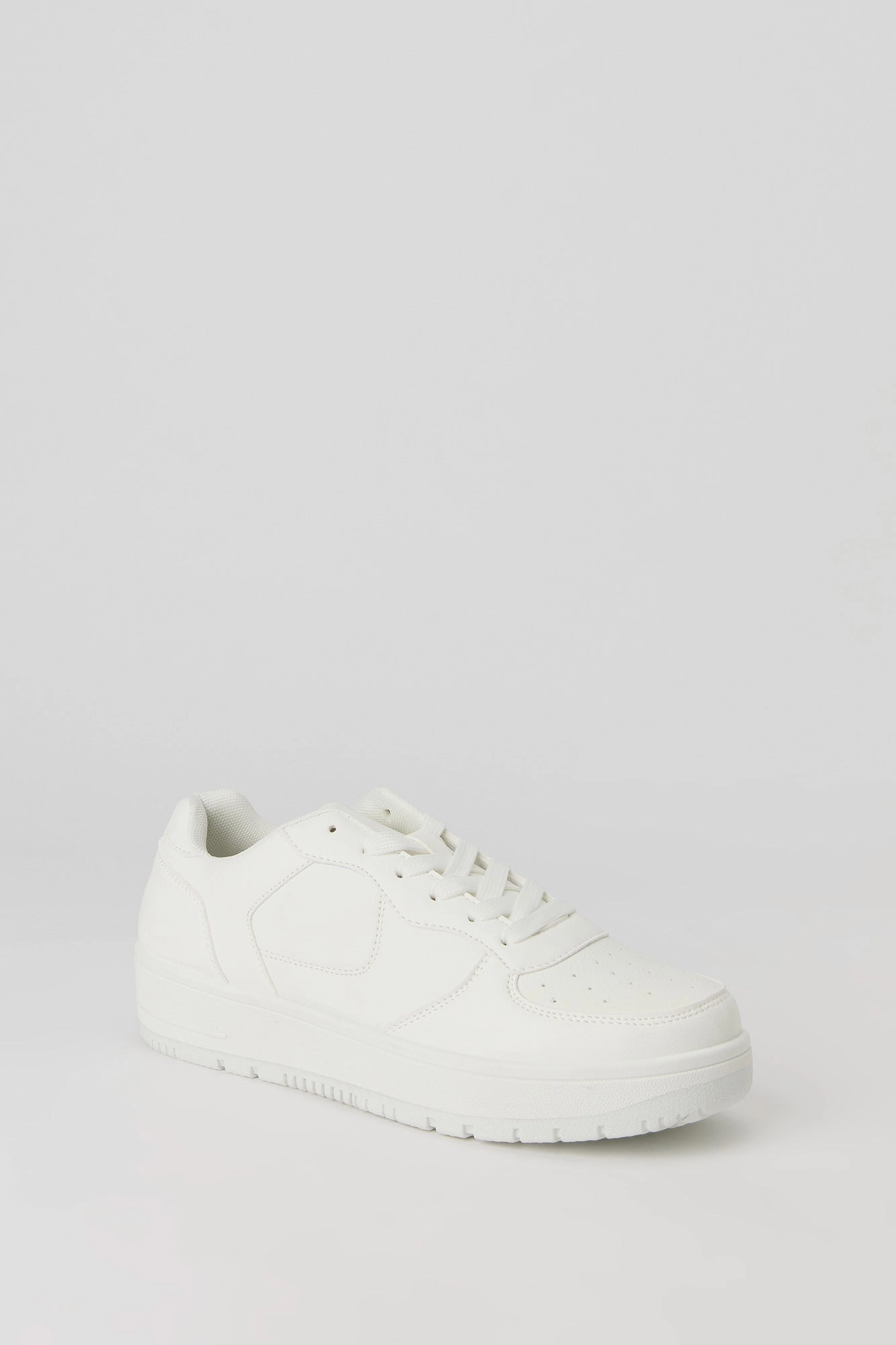 Classic Low Top Lace Up Sneaker