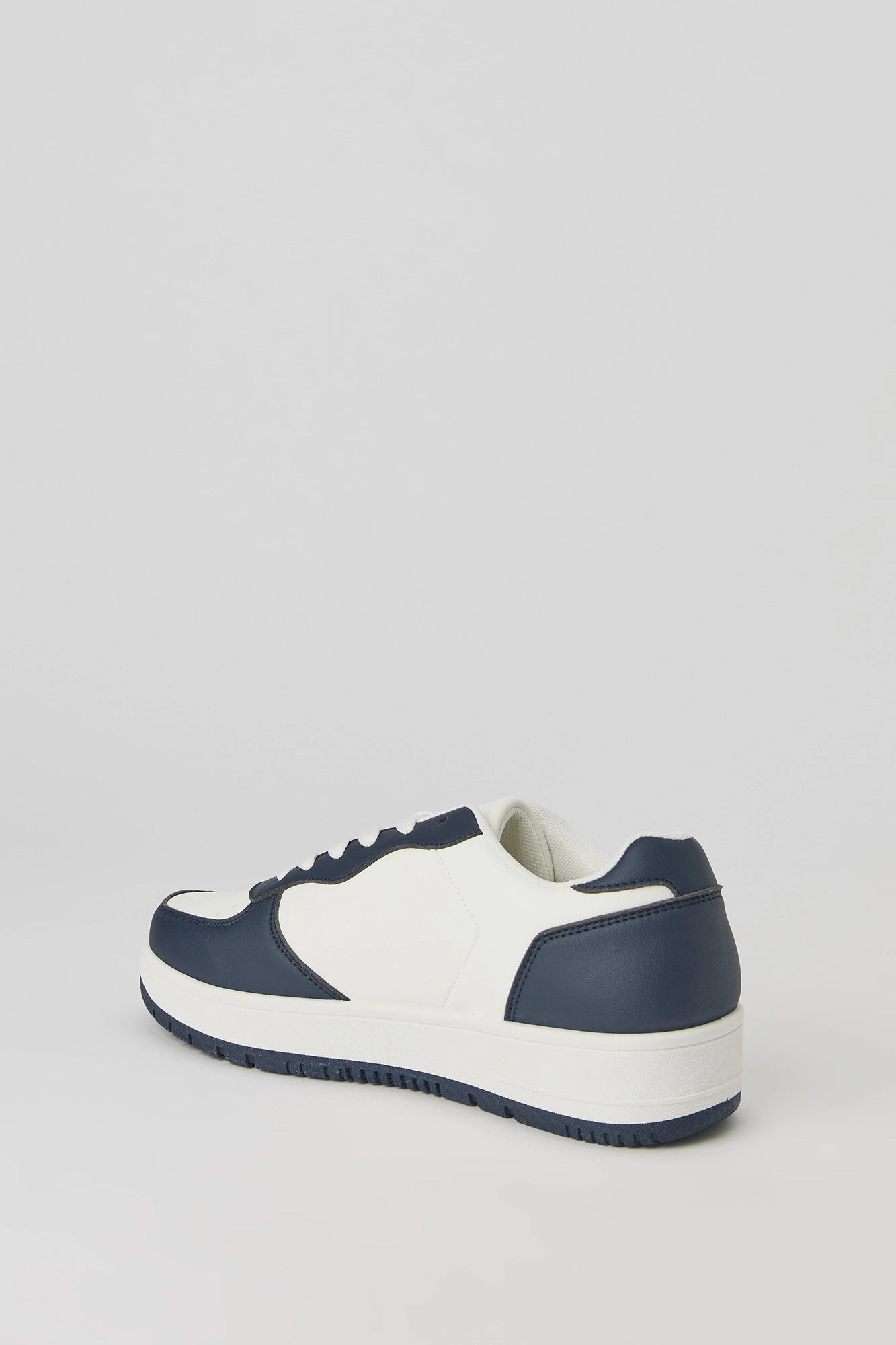 Espadrilles à tige basse lacées classiques