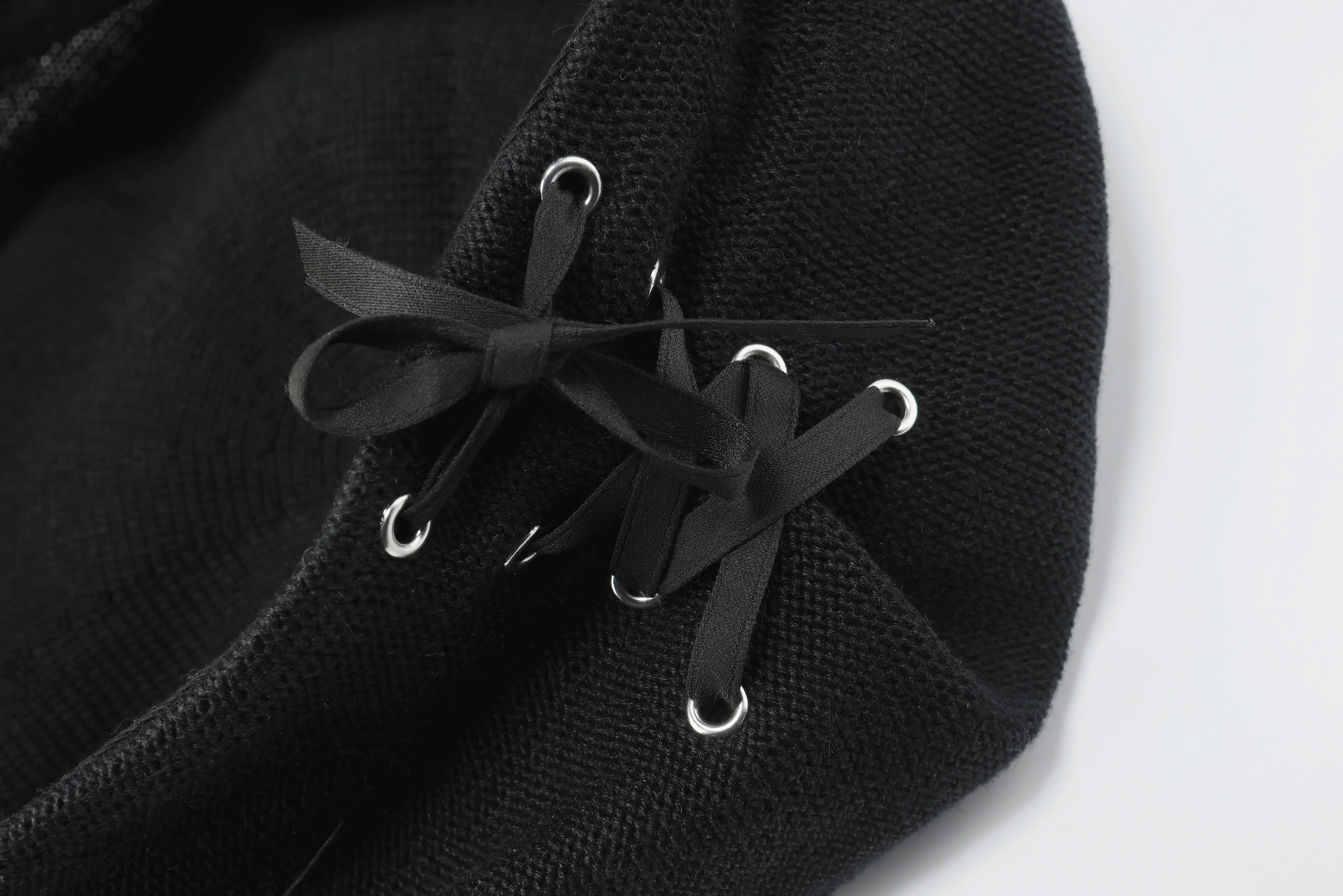 Lacing The Dart Beret