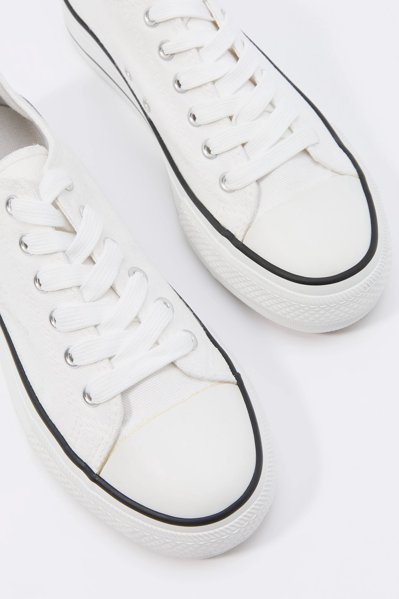 Low Top Platform Sneaker