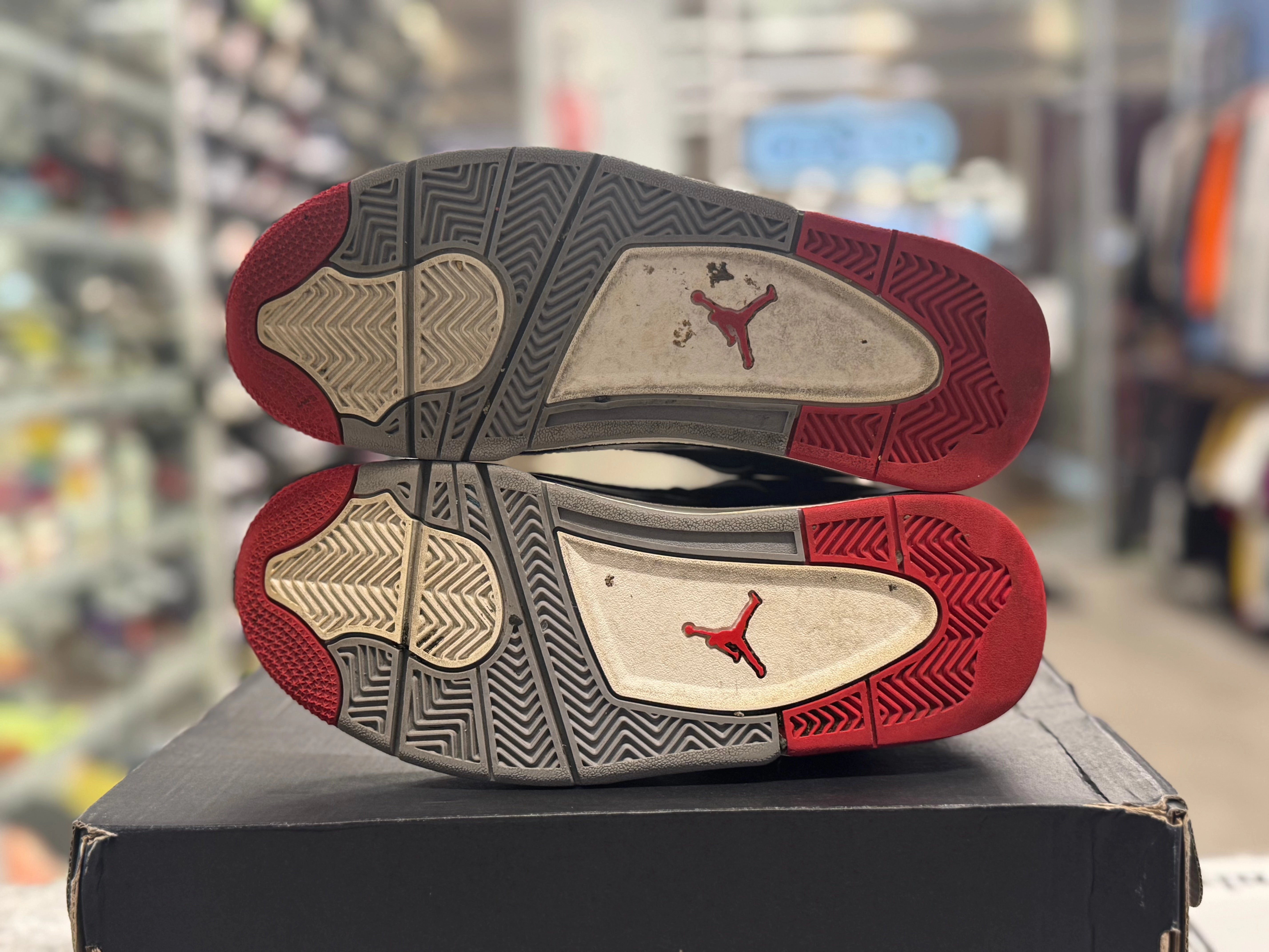 PRE OWNED Air Jordan 4 Retro Bred (2019) (GS)