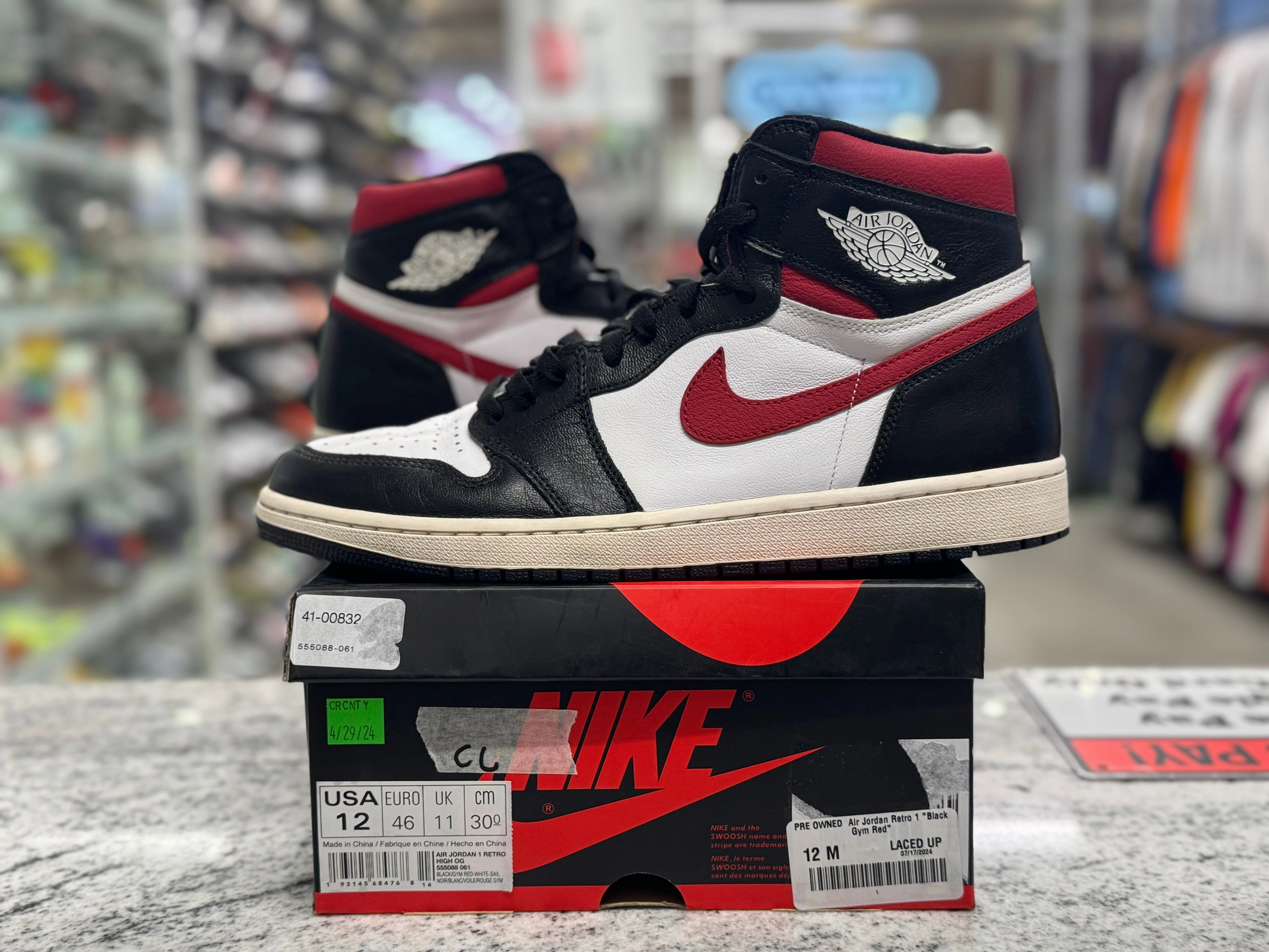 PRE OWNED  Air Jordan Retro 1 Black Gym Red