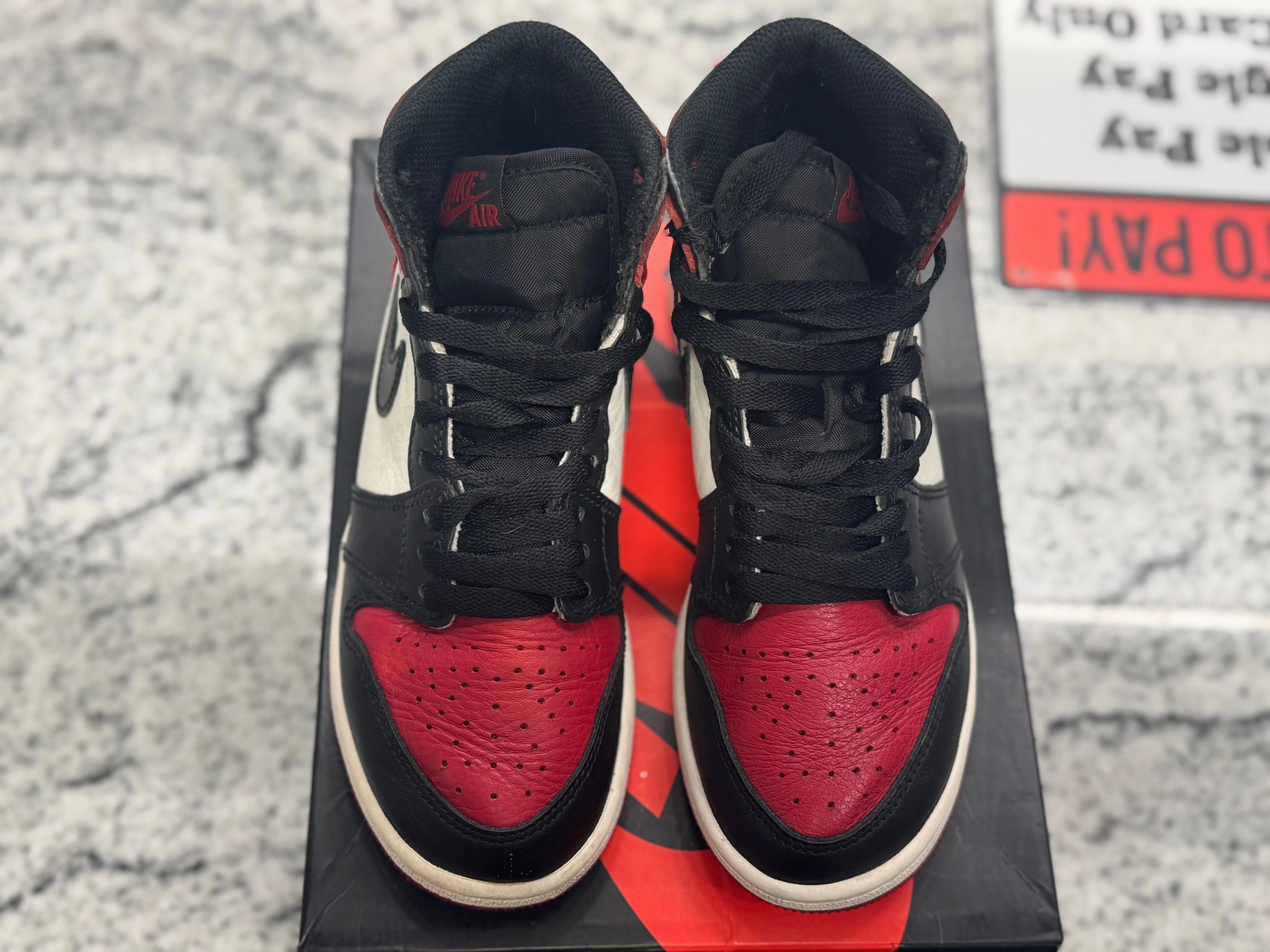 PRE OWNED Air Jordan Retro 1 Bred Toe GS