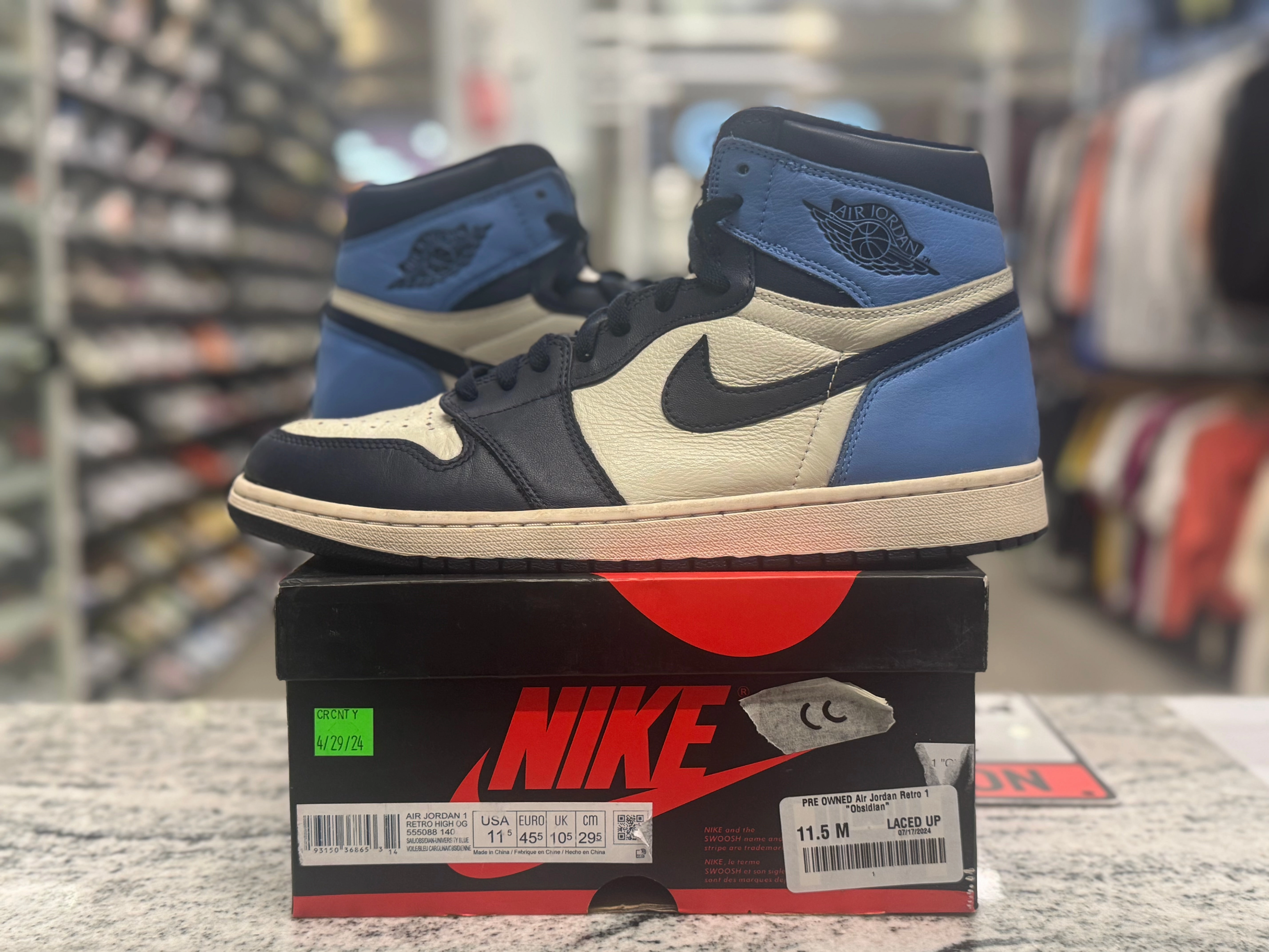 PRE OWNED Air Jordan Retro 1  Obsidian