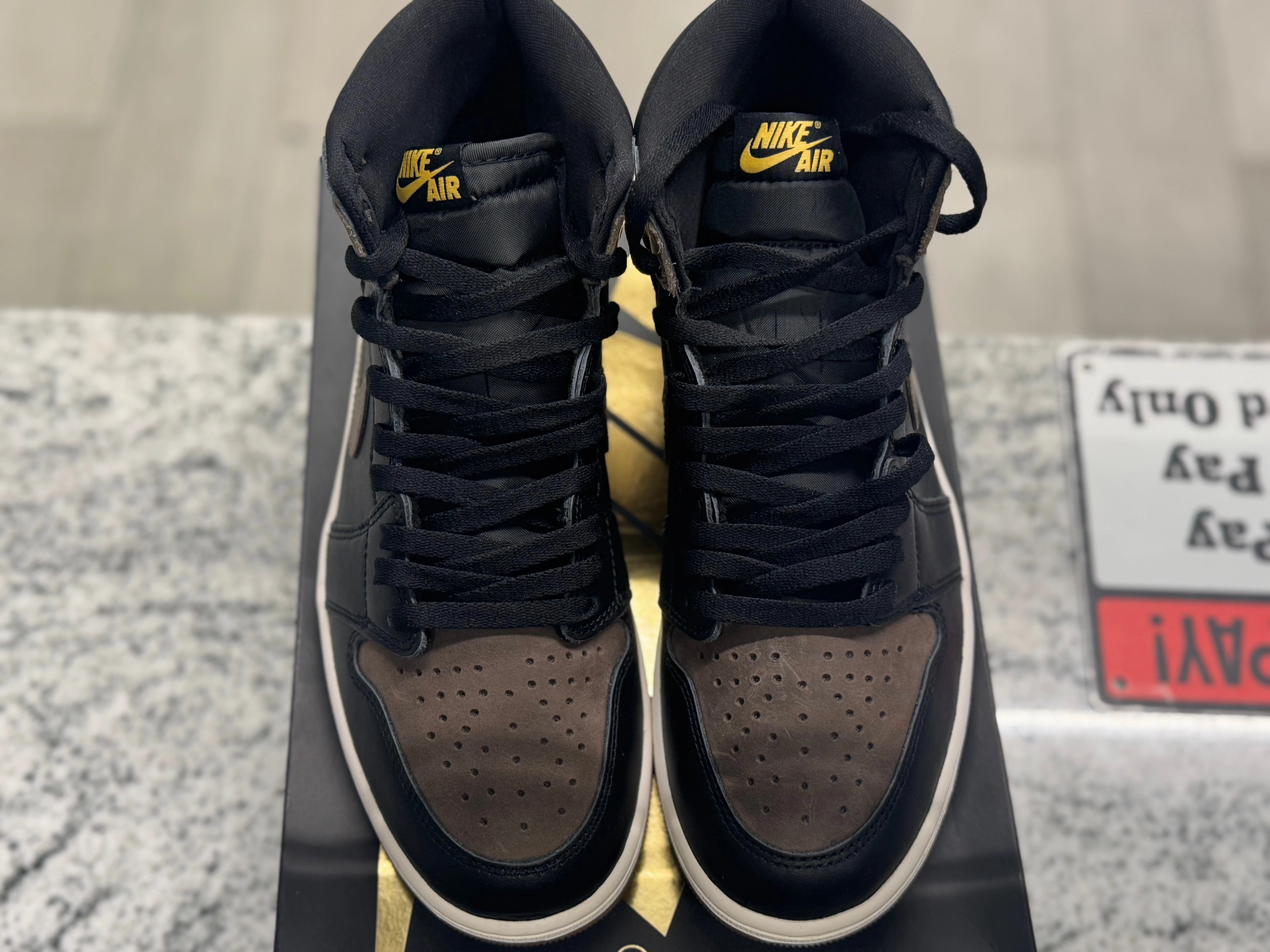 PRE OWNED Air Jordan Retro 1 Palomino