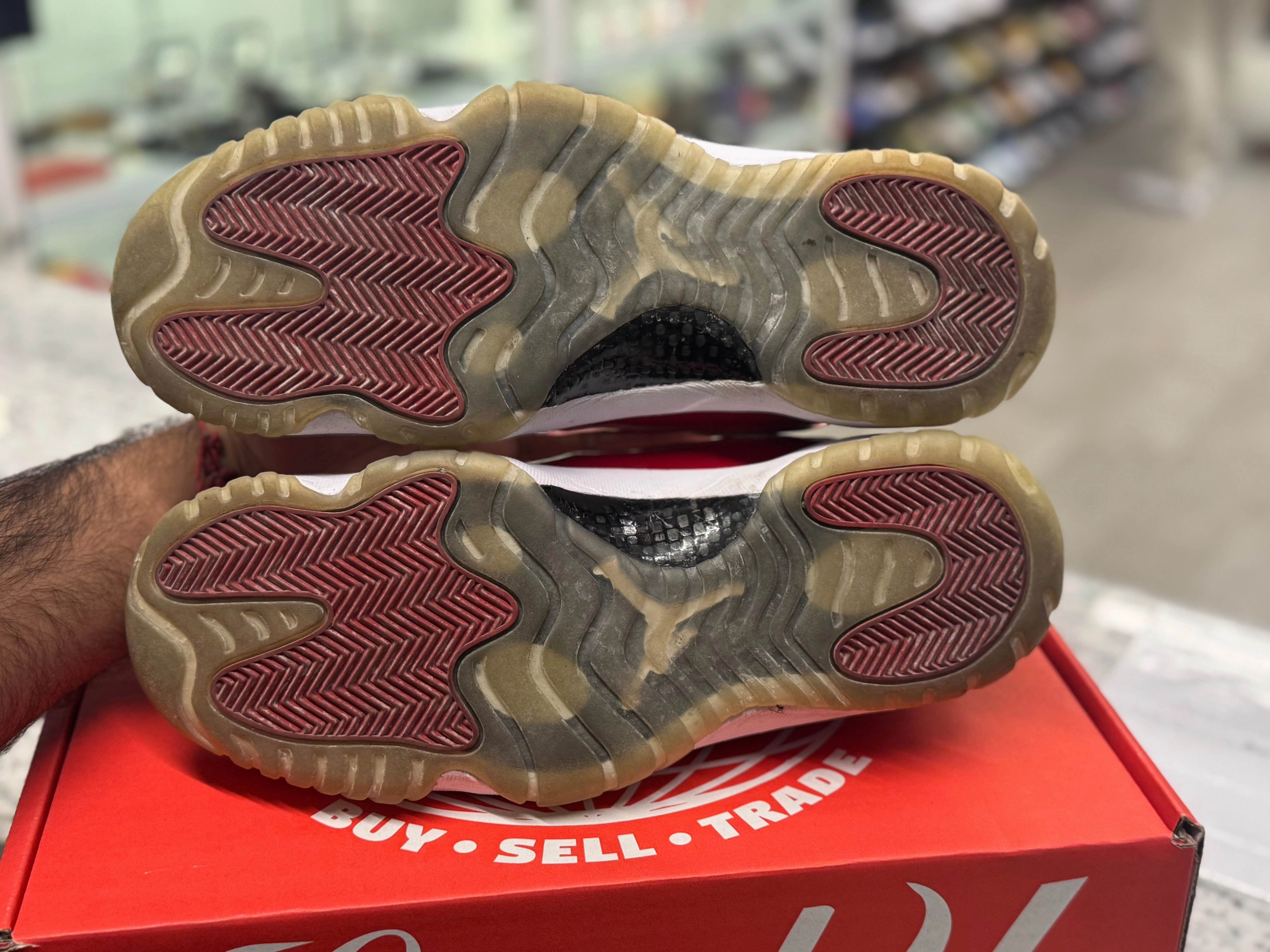 PRE OWNED Air Jordan Retro Low 11 Cherry 2016