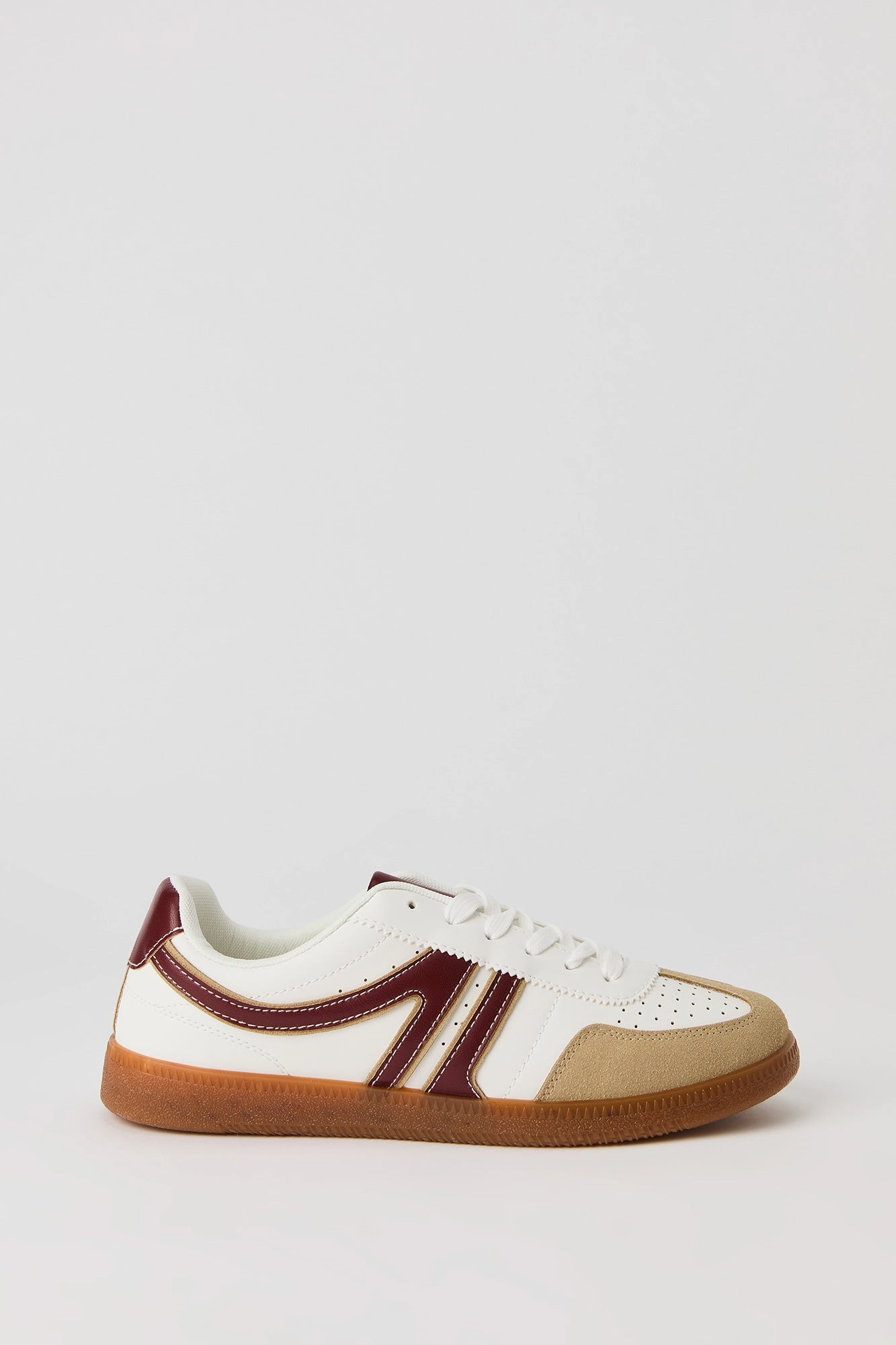 Retro Low Top Sneaker