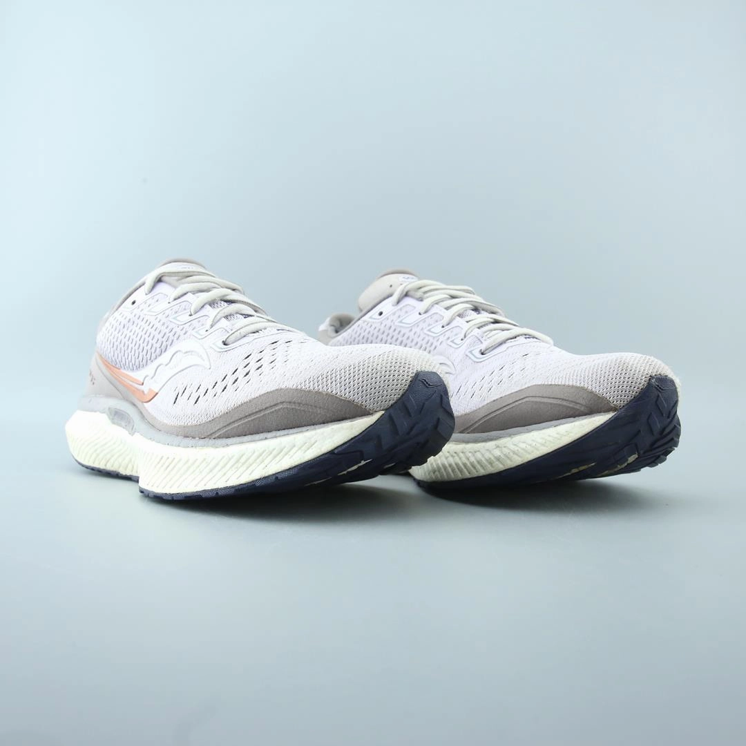 SAUCONY TRIUMPH 18
